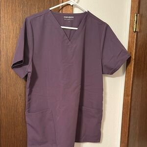 Mandala eggplant scrub set